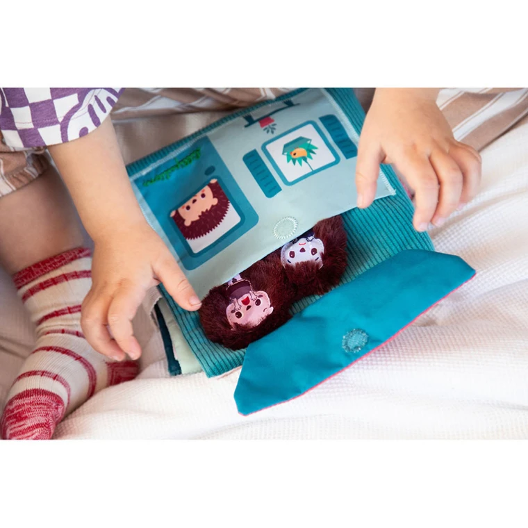 pol_pl_Lilliputiens-Ksiazeczka-aktywizujaca-z-mini-pacynkami-Emocje-Jezyk-Leon-18m-14493_31.jpg