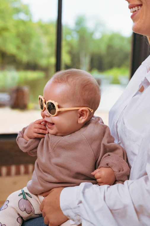 pol_pl_Ki-ET-LA-Okulary-przeciwsloneczne-Lion-2-4-Vanilla-904_5.jpg