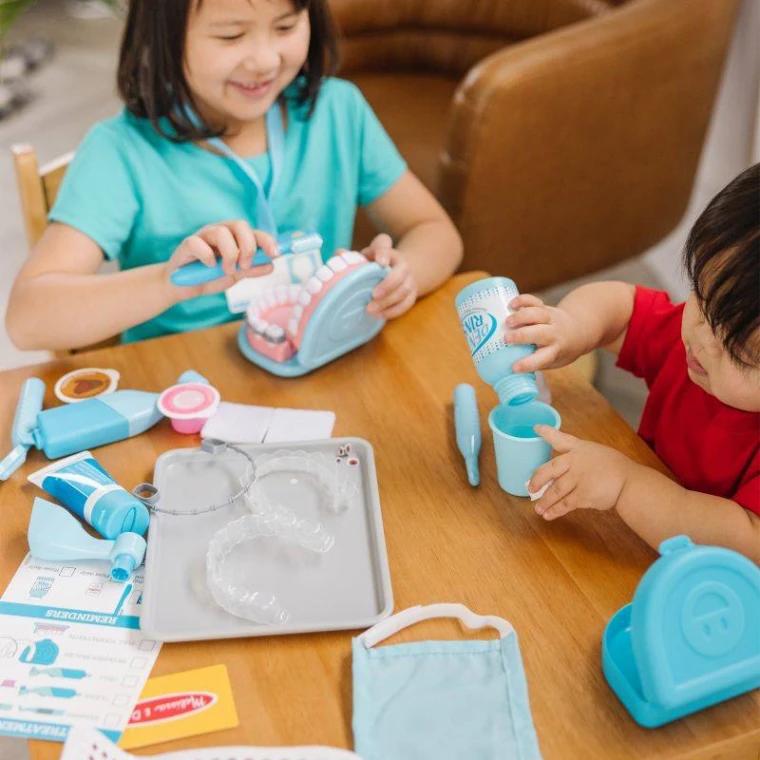 pol_pl_Zestaw-malego-dentysty-Super-Smile-Melissa-Doug-43846_19.jpg