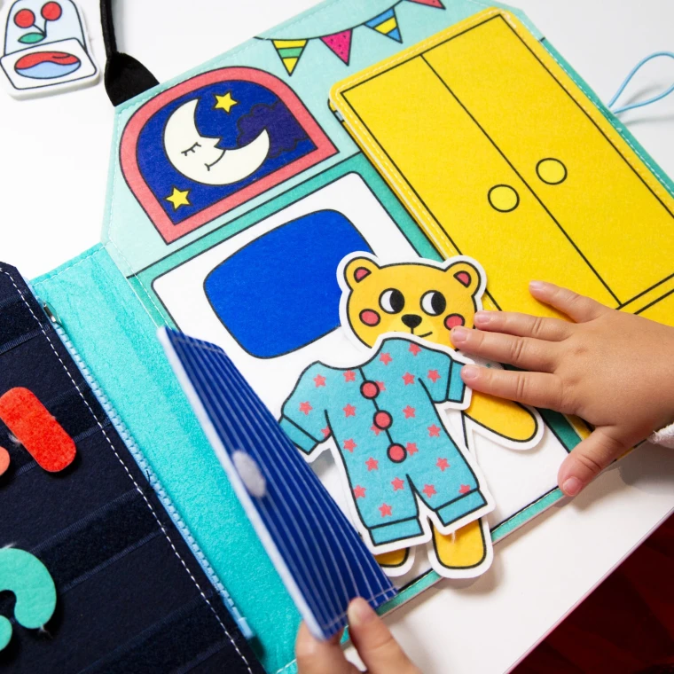 pol_pl_MONTESSORI-MIEKKA-KSIAZKA-AKTYWIZUJACA-MOJ-DZIEN-327_4.jpg